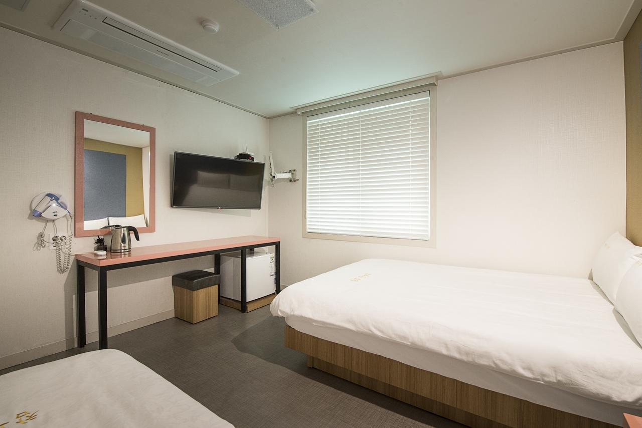 Champion Hotel Jeju Exteriör bild