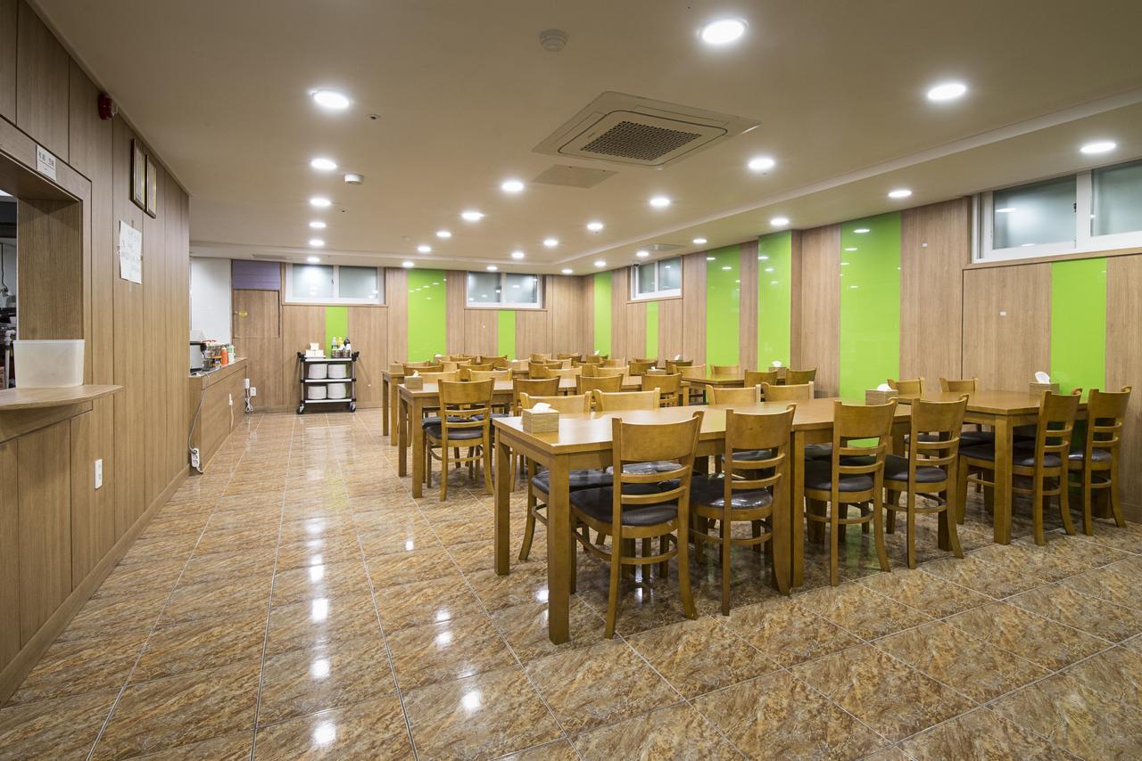 Champion Hotel Jeju Exteriör bild